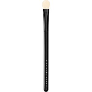 Chantecaille Shade & Sweep Eye Brush