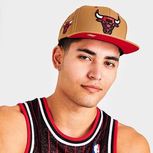 Mitchell And Ness Chicago Bulls NBA Wheat Hardwood Classics Snapback Hat in Beige/Wheat - 8206852
