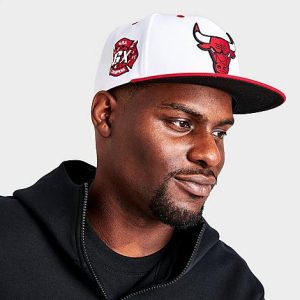 New Era Chicago Bulls NBA 6X Champions 9FIFTY Snapback Hat in White/White - 8205764