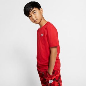 Nike Boys&apos; Sportswear Logo T-Shirt in Red/University Red Size XL 100% Cotton - 5649810