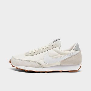 Nike Women&apos;s Daybreak Casual Shoes in White/Summit White Size 12.0 Leather/Nylon/Suede - 2575031