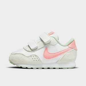 Nike Boys&apos; Toddler MD Valiant Hook-and-Loop Casual Shoes in Green/Summit White Size 10.0 Suede - 3525087