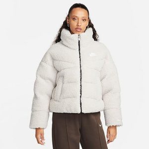 Nike Women&apos;s Sportswear Therma-FIT City Series Sherpa Down Puffer Jacket in White/Light Bone Size XL 100% Polyester/Fleece - 5846193