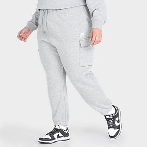 Nike Women&apos;s Sportswear Club Fleece Mid-Rise Oversized Cargo Sweatpants (Plus Size) in Grey/Dark Grey Heather Size 3XL Cotton/Polyester/Fleece - 5819239