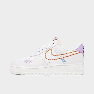 Nike Women&apos;s Air Force 1 Low &apos;07 SE Casual Shoes in White/White Size 12.0 Leather - 3220969