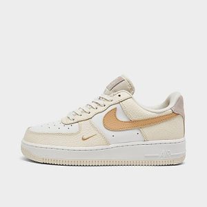 Nike Women&apos;s Air Force 1 &apos;07 SE Casual Shoes in White/Beige/Coconut Milk Size 12.0 Suede - 3179151
