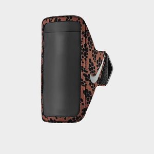 Nike Lean Printed Armband in Brown/Mineral Clay - 8205079