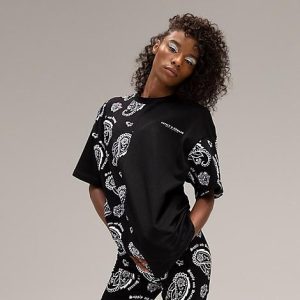 Supply And Demand Women&apos;s Split Paisley T-Shirt in Black/Black Size Large - 5831854