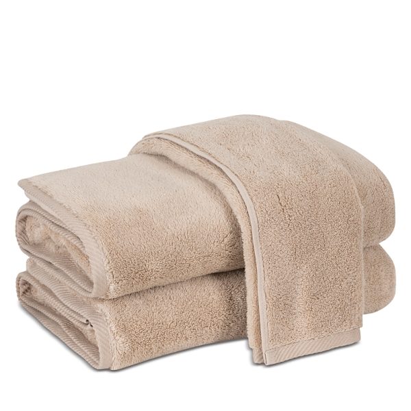 Matouk Milagro Fingertip Towel