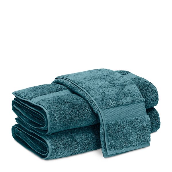 Matouk Lotus Fingertip Towel