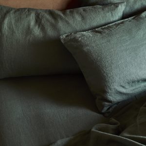Piglet in Bed Linen Blend Fitted Sheet, Twin