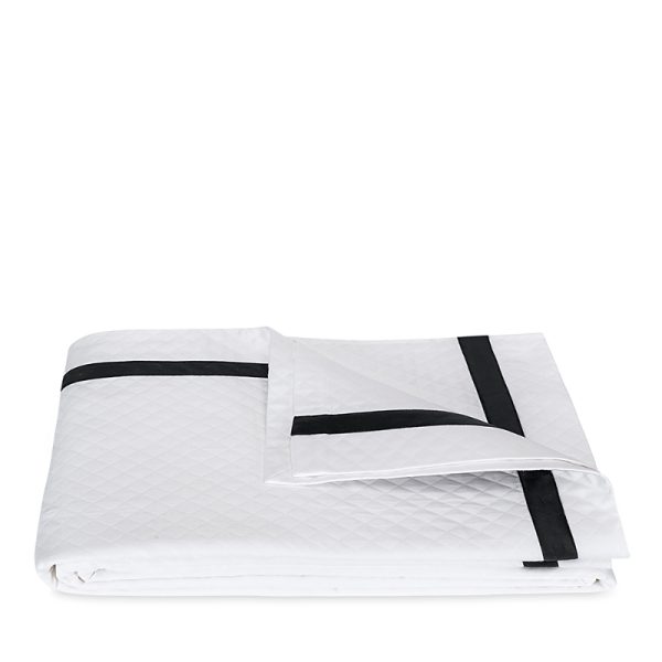Matouk Lowell Diamond Matelasse Coverlet, King
