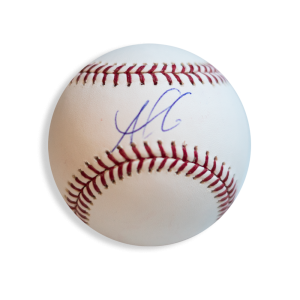 Ozzie Albies Autographed Baseball- t0036350000019n