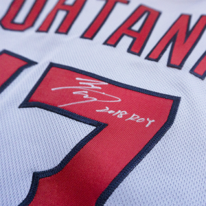 Shohei Ohtani Autographed & Inscribed "2018 ROY" Gray Authentic jersey- t0034010800018n