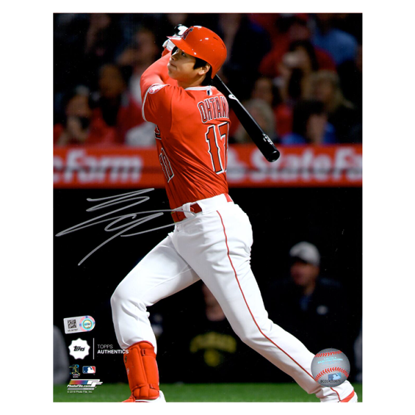 Shohei Ohtani Autographed 8 x 10 photo (Swinging)- t0034402080018n
